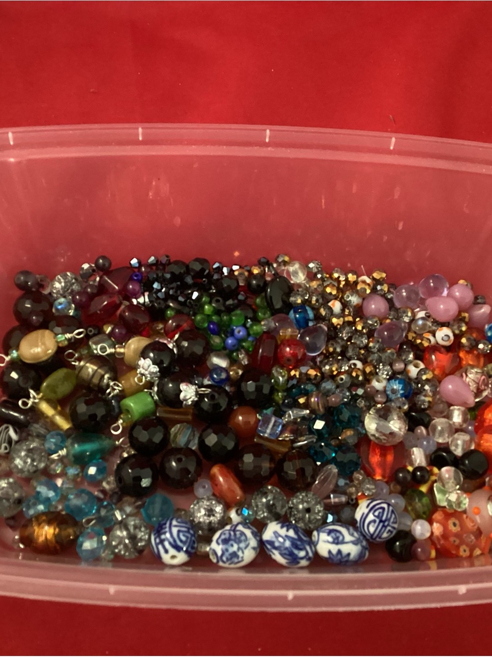 293 grams of mostly glass beads for jewelry making